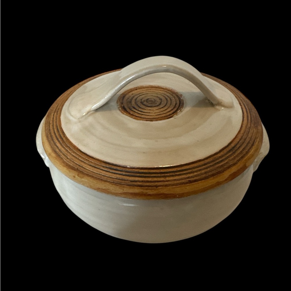 Artisan stoneware Casserole Dish signed Avis of Big Canoe. (R 4 110125)